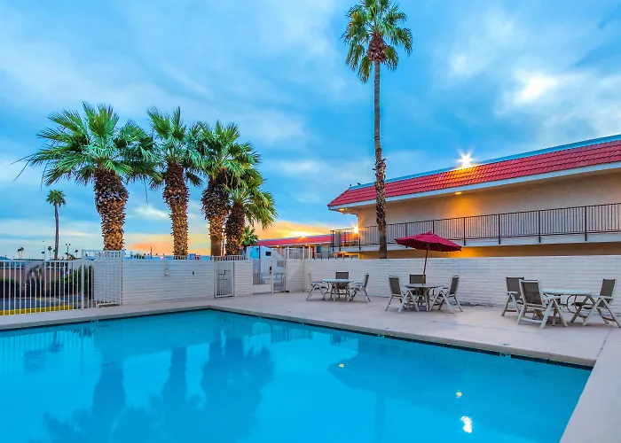 Red Roof Phoenix- Midtown Inn 2*