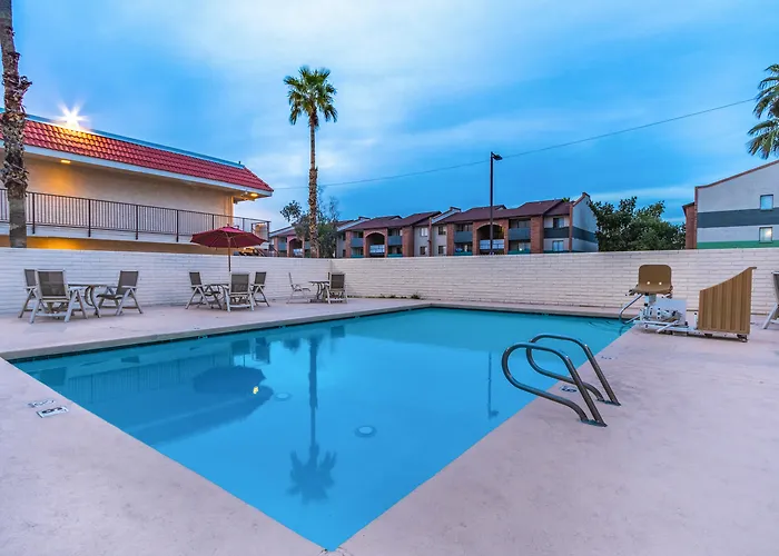 Inn Red Roof Phoenix- Midtown 2*