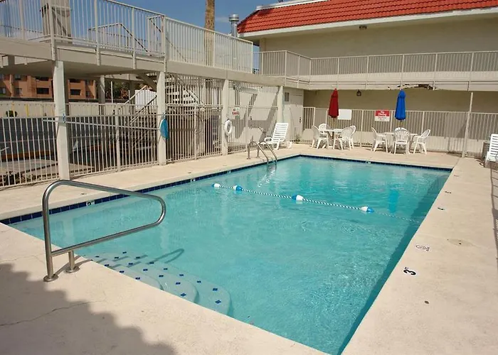Red Roof Phoenix- Midtown 2*