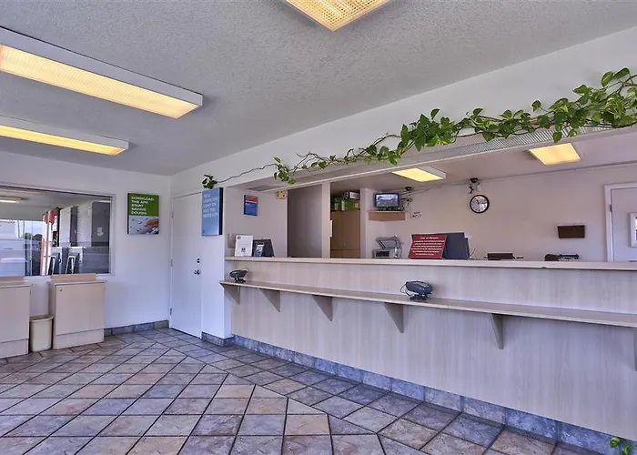 Inn Red Roof Phoenix- Midtown 2*