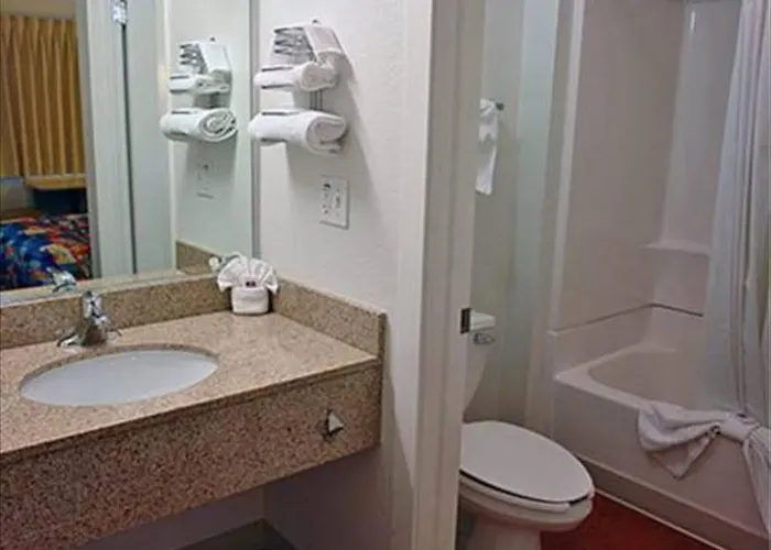 Inn Red Roof Phoenix- Midtown 2*
